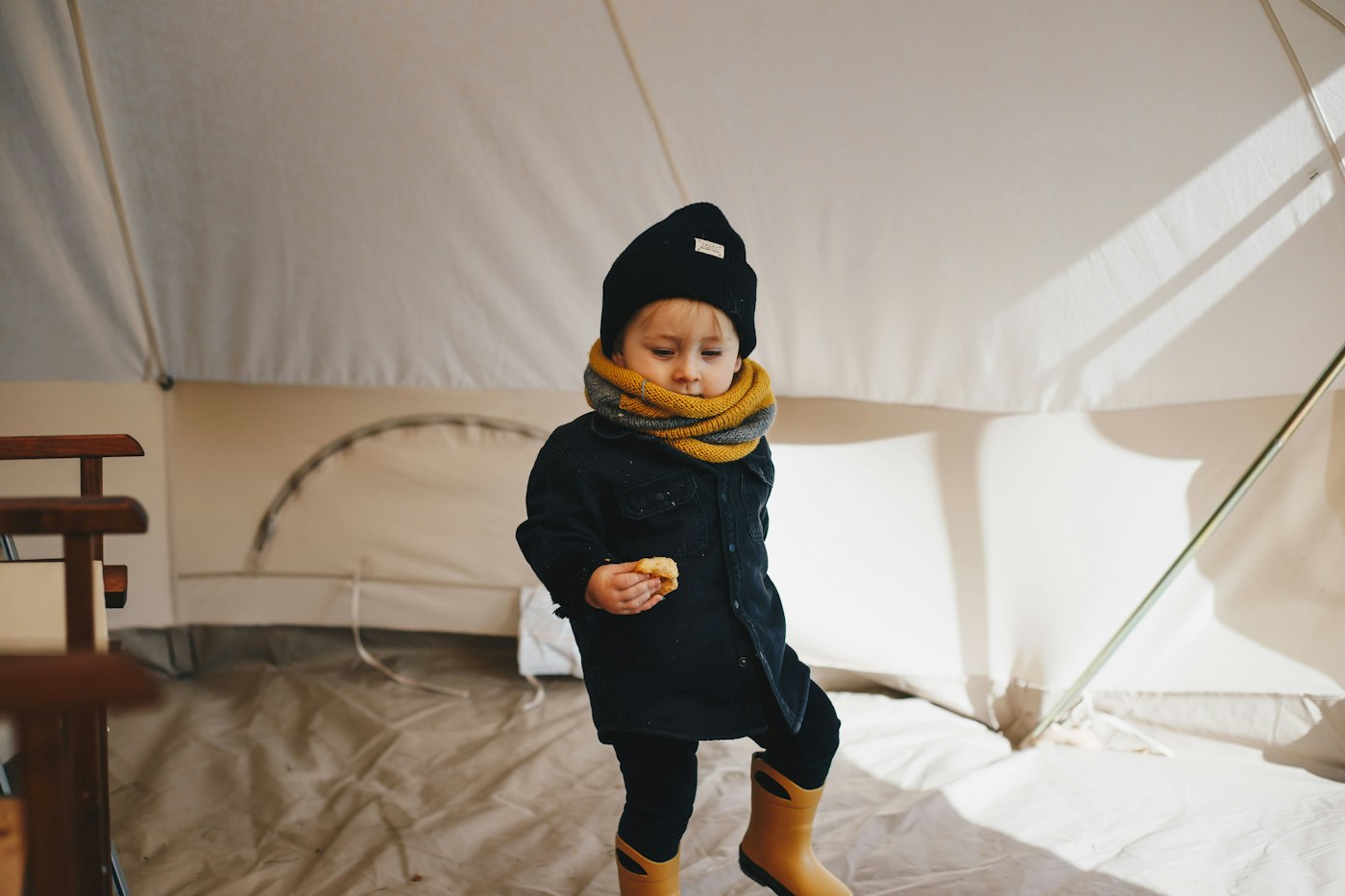 Mateo listo para la aventura